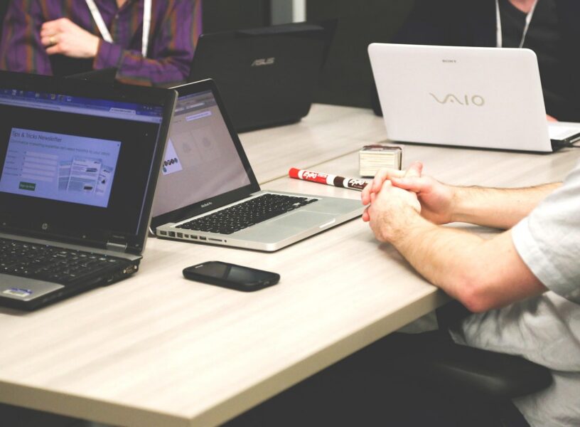 laptops-593296_1280